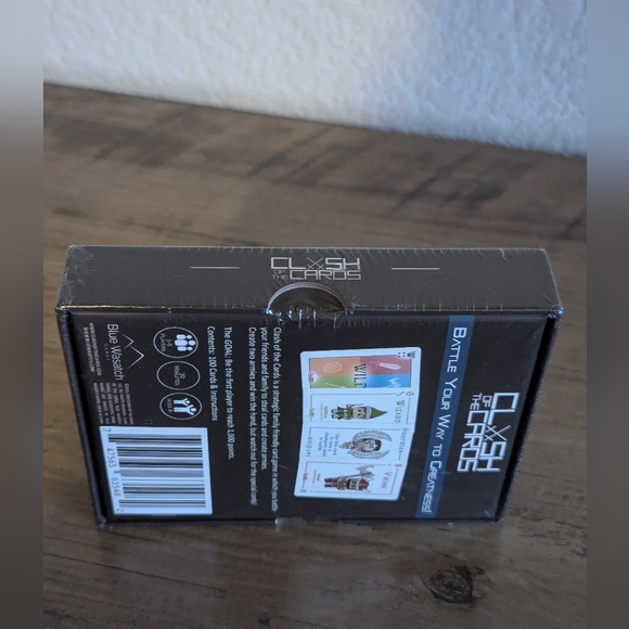 Clash of the cards Card Game New In Box - Picture 4 of 4